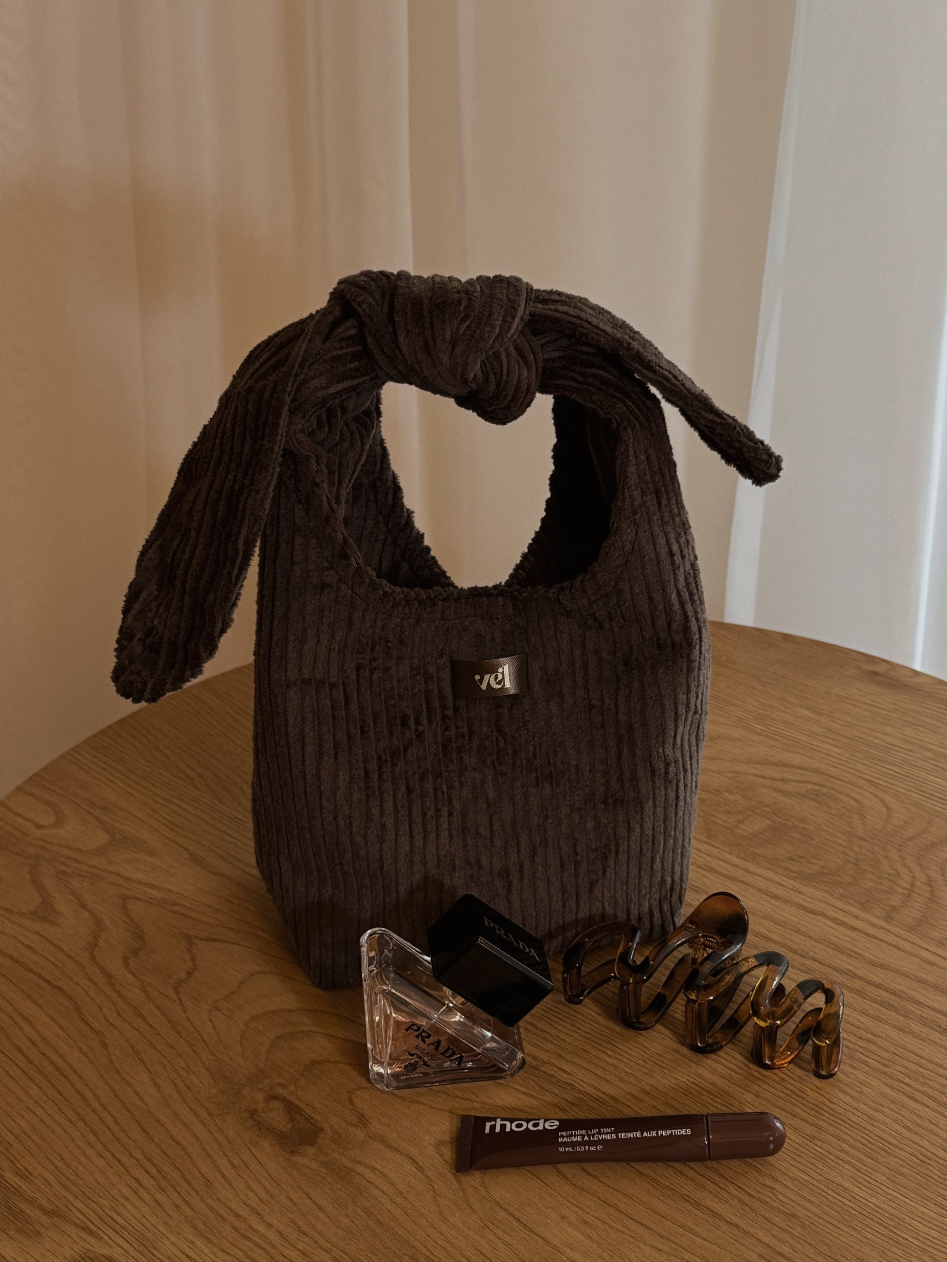 PIRMS-PASŪTĪJUMS. Velveta clutch "vēlme mini" Espresso