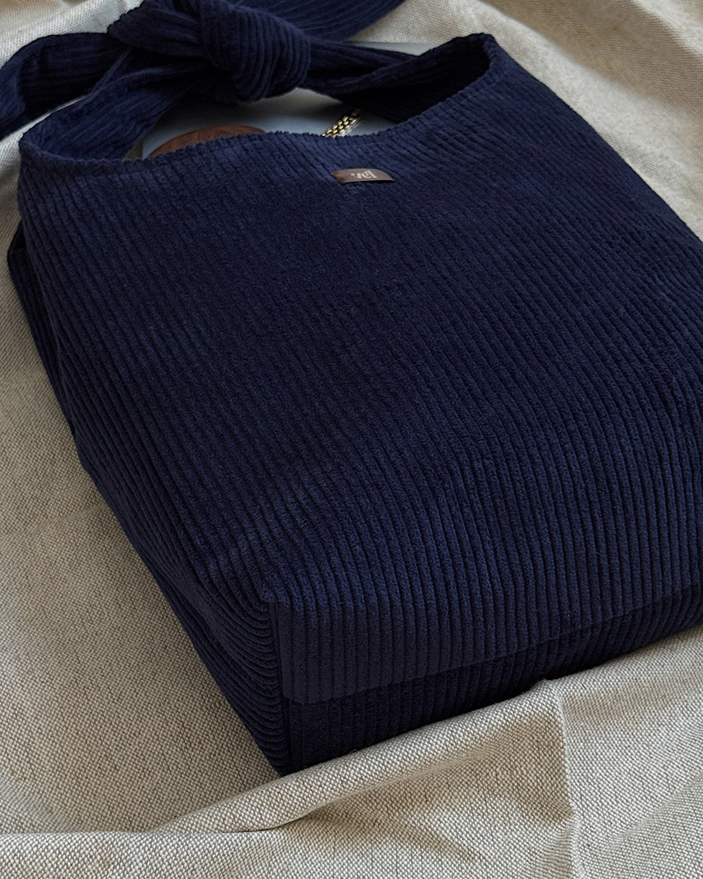 PIRMS-PASŪTĪJUMS. Velveta soma "vēlme grande" Mellene