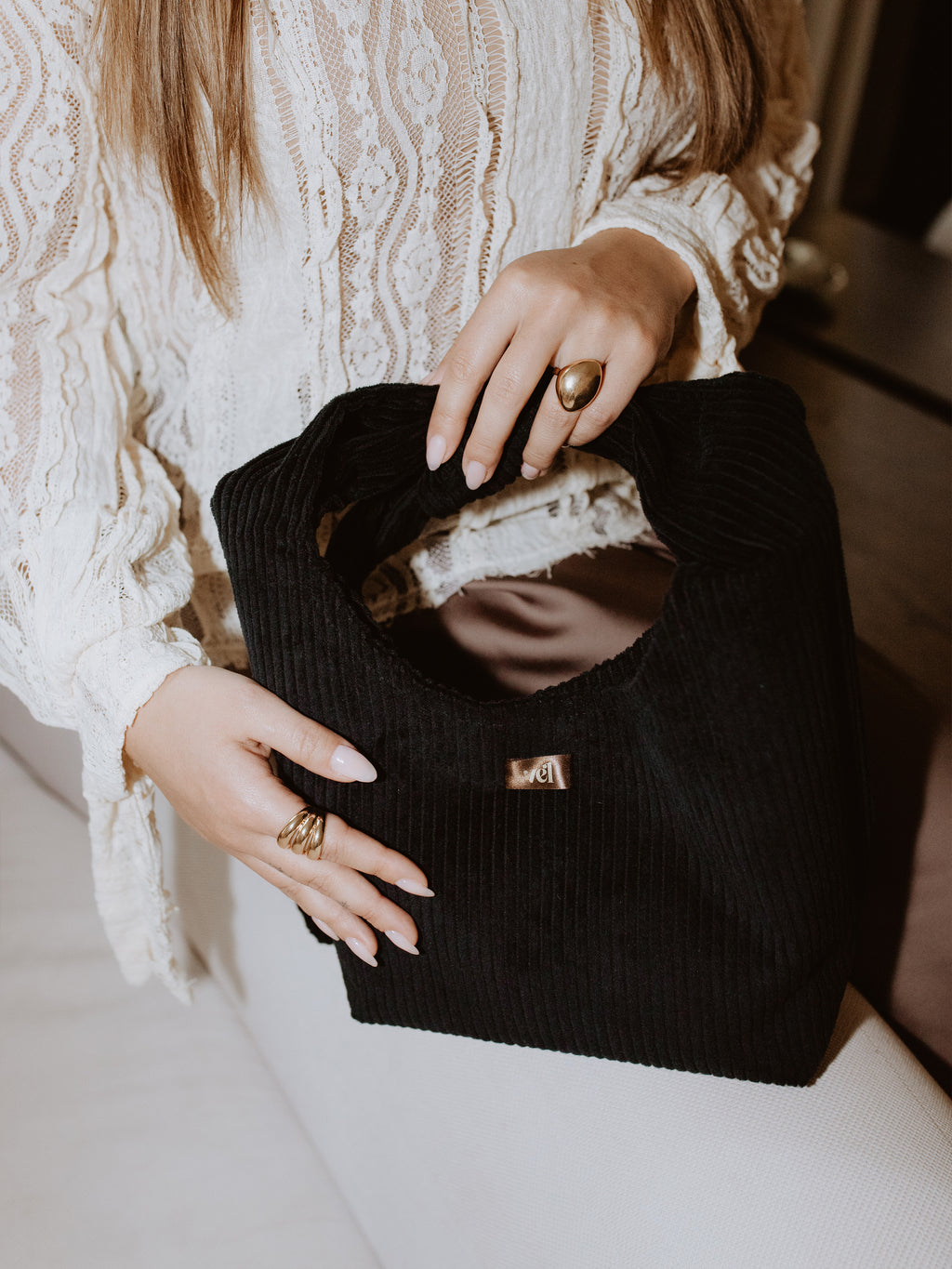 PIRMS-PASŪTĪJUMS. Velveta soma "vēlme" Ogle