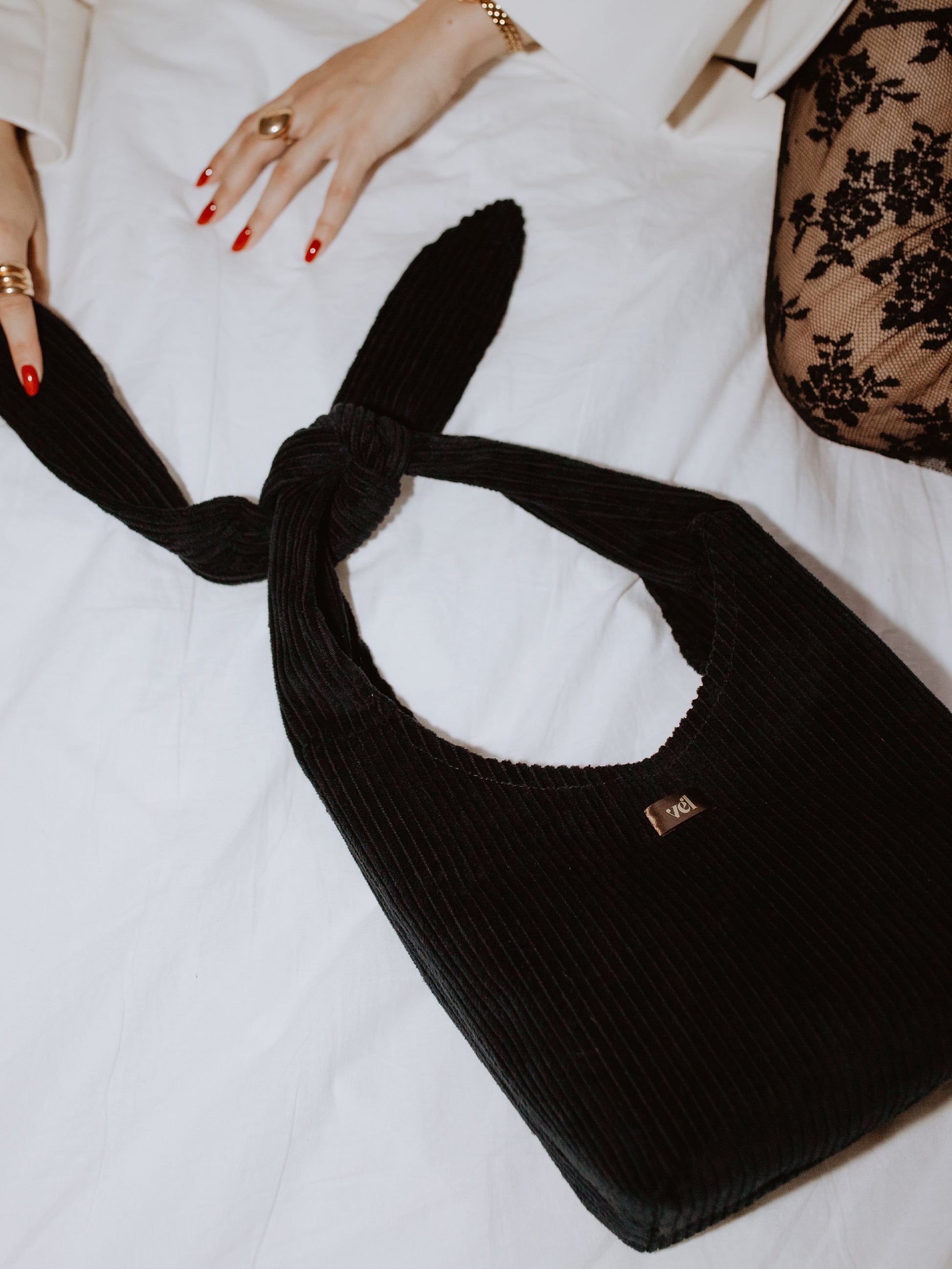 PIRMS-PASŪTĪJUMS. Velveta soma "vēlme" Ogle