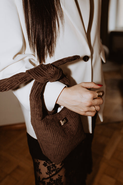 PIRMS-PASŪTĪJUMS. Velveta clutch "vēlme mini" Espresso