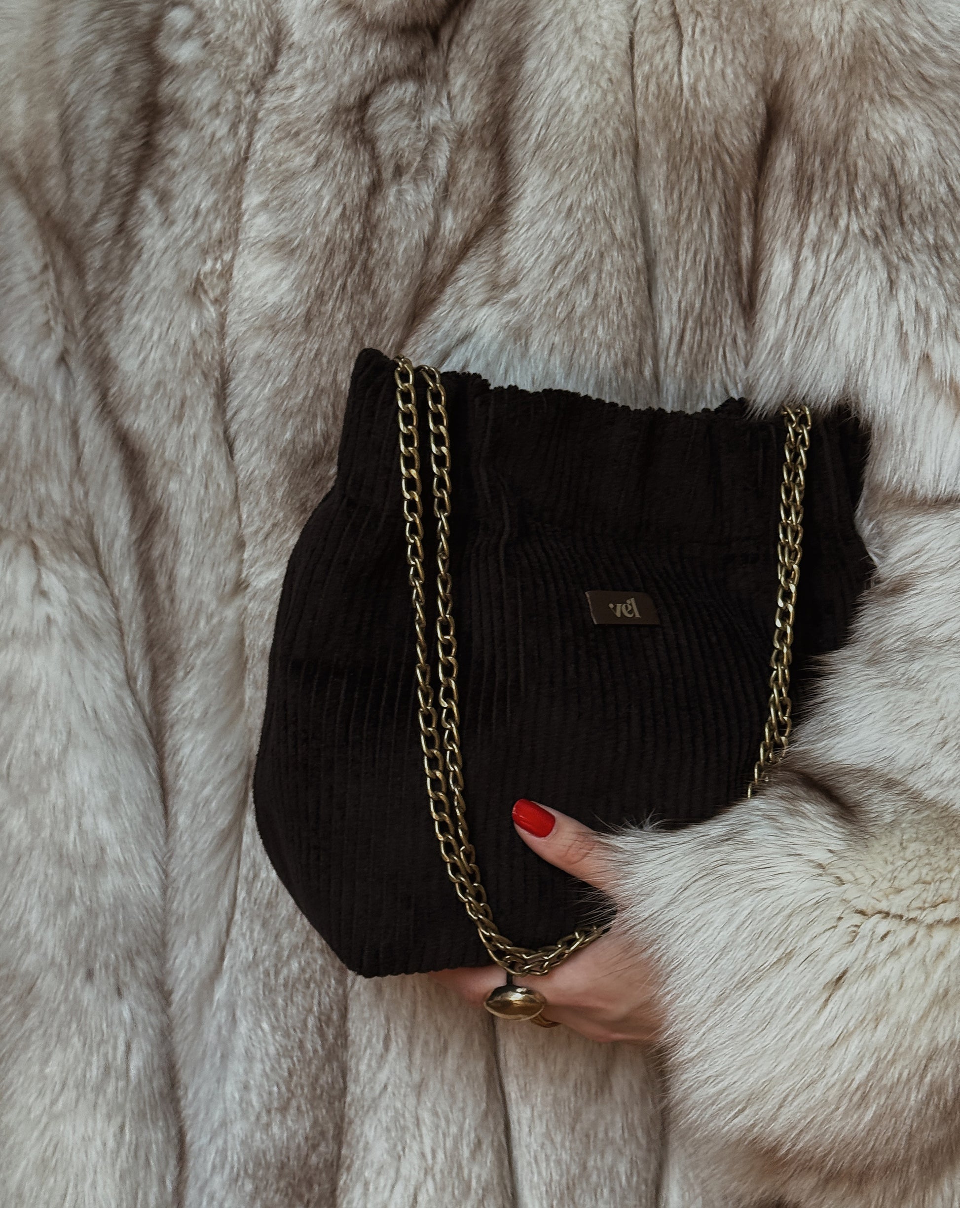 Velveta soma "aura" Ogle